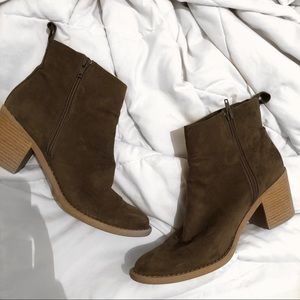 OLIVE SUEDE BOOTIES